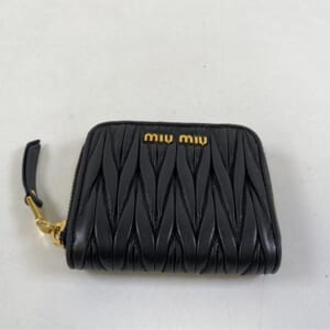 ミュウミュウ マテラッセ コインケース 黒 レザー GP金具 5MM268 5MM268