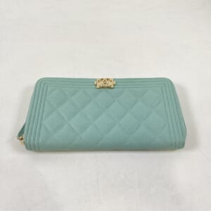 シャネル ボーイシャネル ラウンドファスナー長財布 ミントグリーン キャビアスキン GD金具