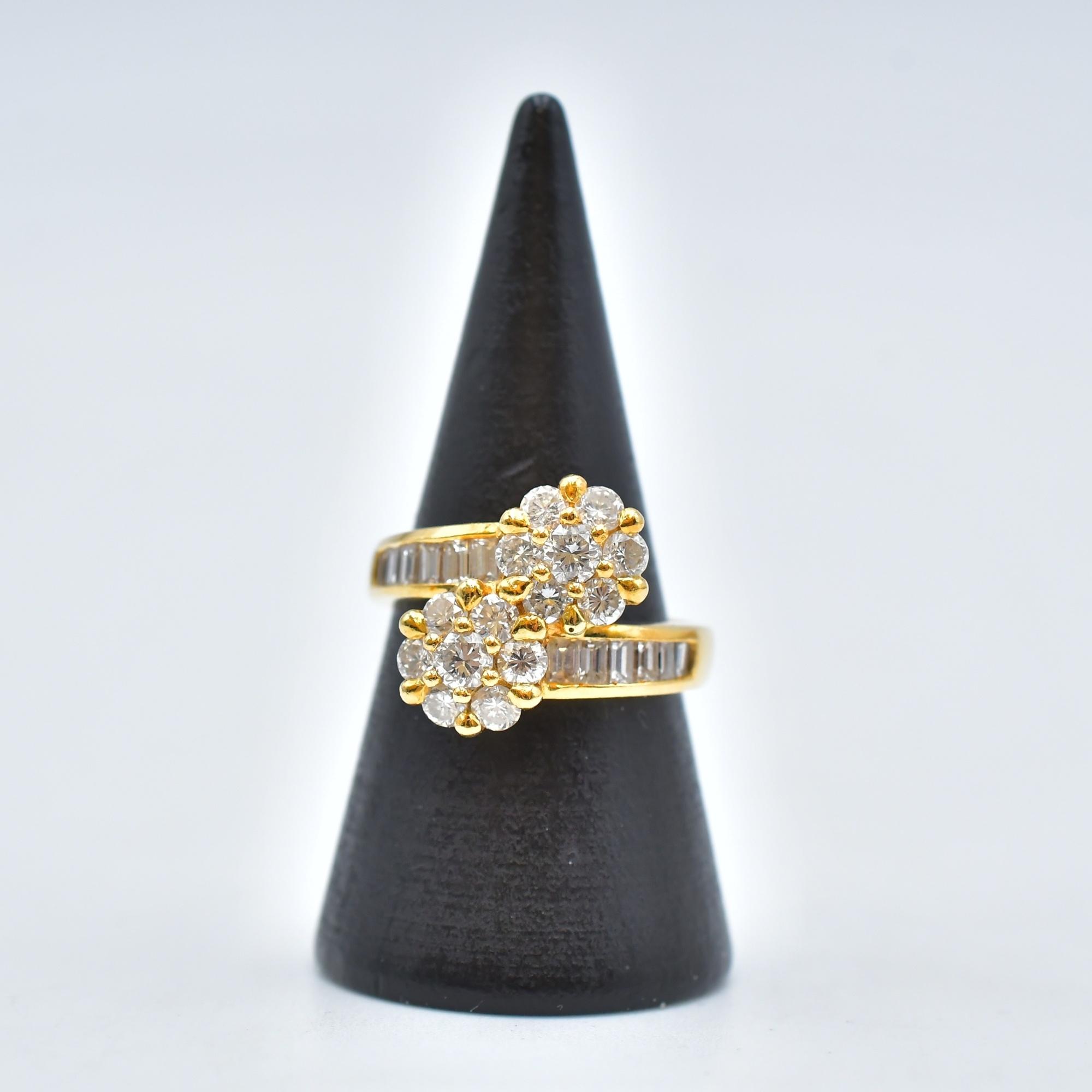 ポンテヴェキオ 2連フラワーモチーフ メレダイヤリング K18 1.80ct 