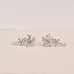 デビアス ワイルドフラワー ダイヤピアス 750