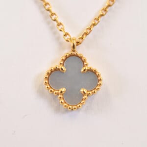 ヴァンクリーフ＆アーペル スウィートアルハンブラ マザーオブパール ネックレス Au750YG