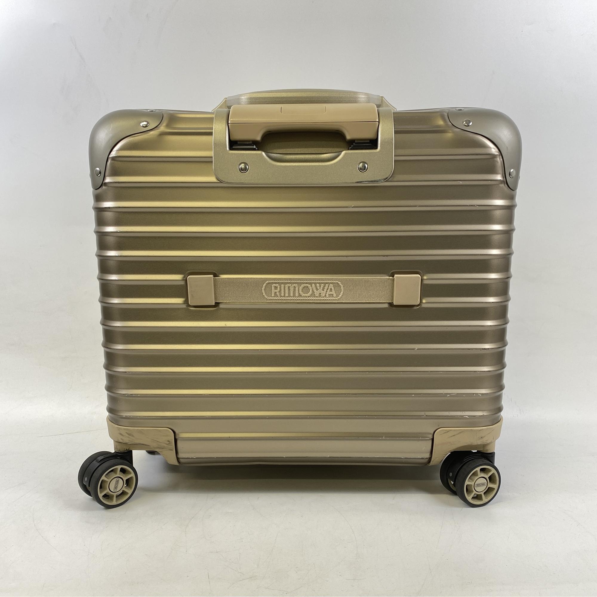 リモワ TOPAS TITANIUM BUSINESS キャリーバッグ 4輪 アルミニウム