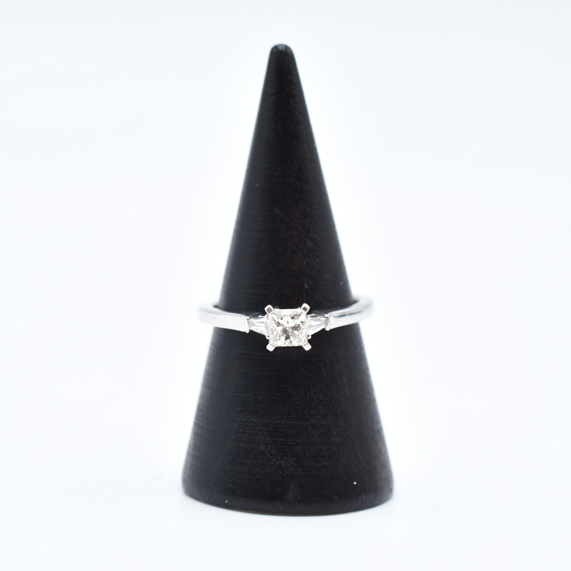 グラフ プロミス ダイヤリング プリンセスカット Pt950 0.35ct J/VVS2 