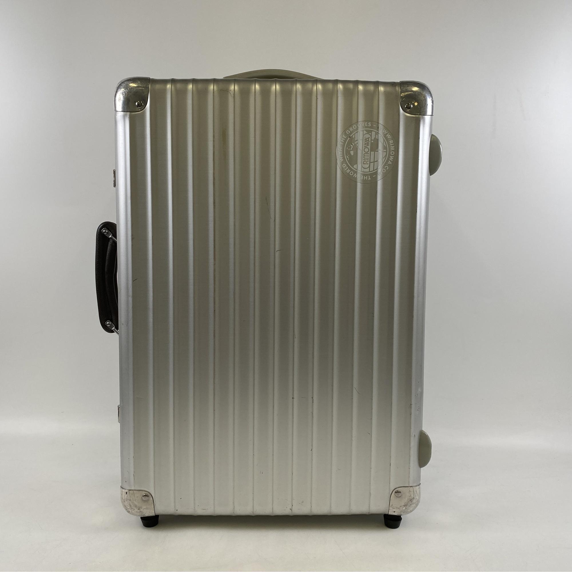 リモワ トパーズ スーツケース 2輪 35L シルバー 976.52 買取実績 
