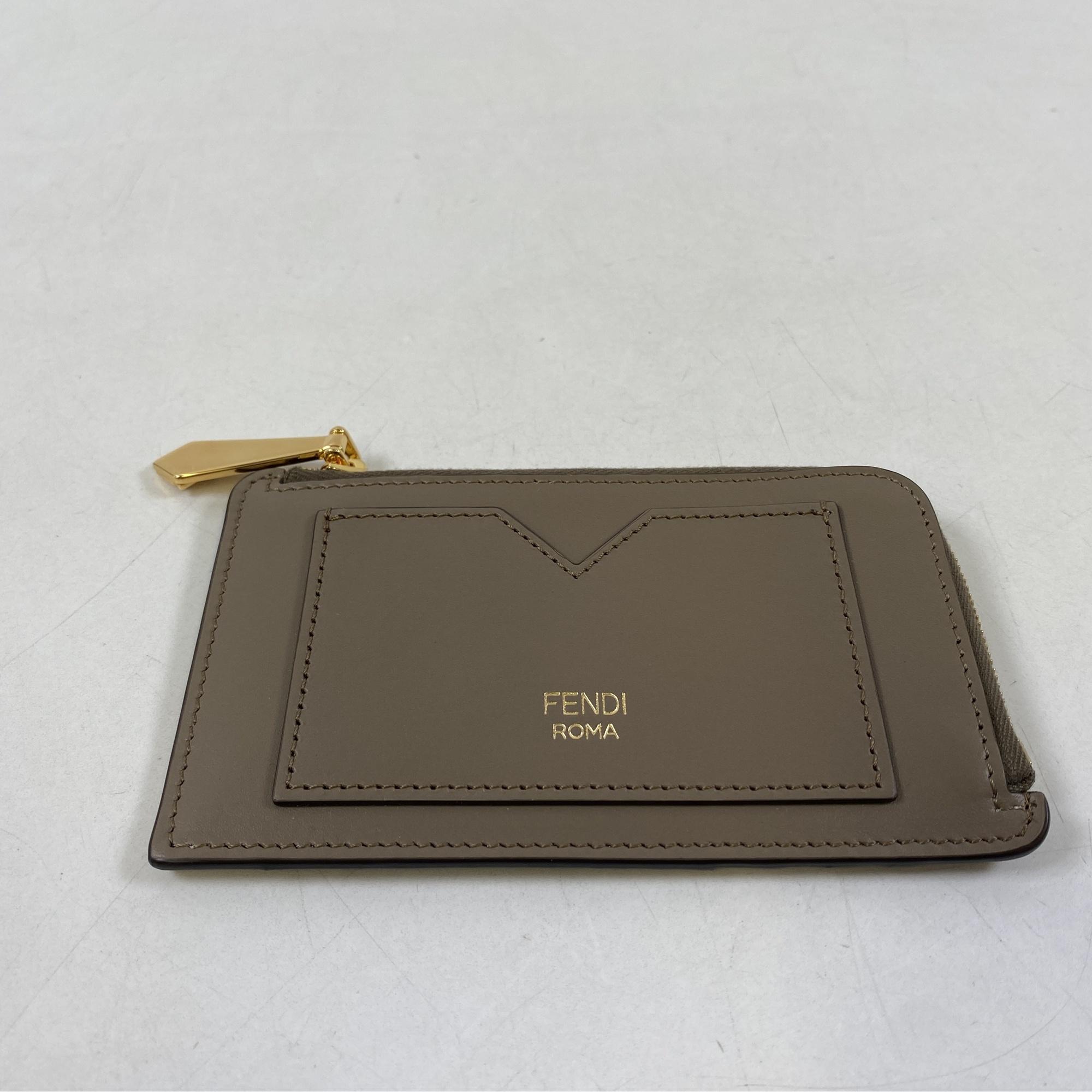 フェンディ FFダイヤモンド フラグメントケース GD金具 グレー レザー 