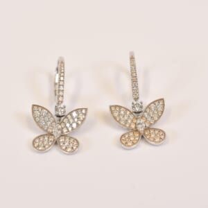 グラフ パヴェバタフライ ミニ ダイヤモンド ドロップ ピアス
