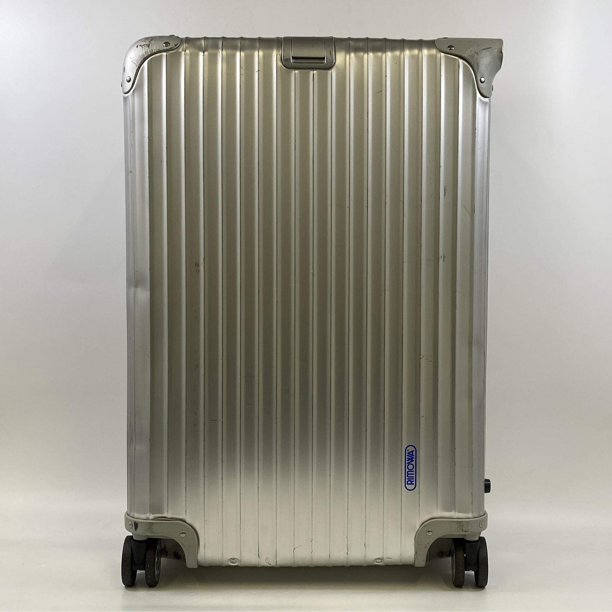 リモワ　アルミ　シルバー　トパーズ　4輪　値引き交渉OK リモワ トパーズ シルバー アルミ 82L 4輪 932.7 買取実績【買取日