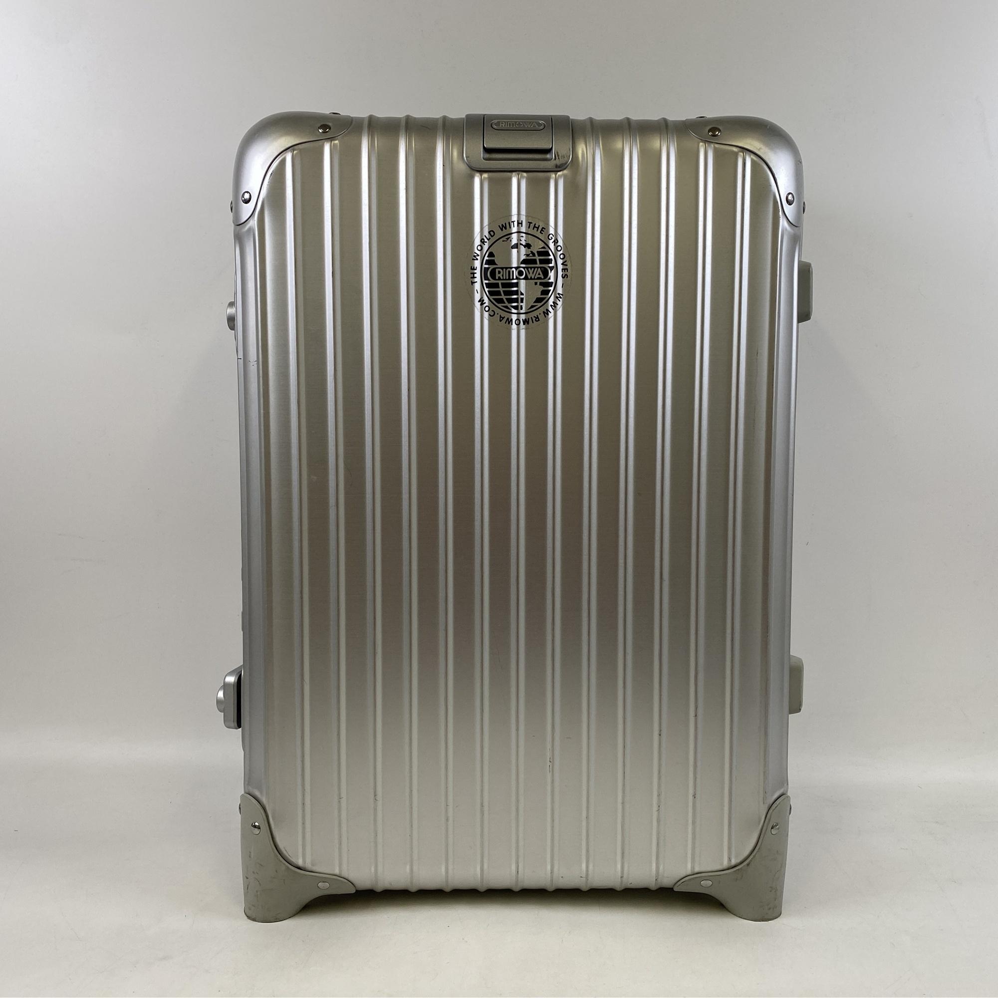 リモワ トパーズ 2輪 32L シルバー アルミニウム 929.52.11.3 買取実績