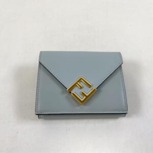 フェンディ FFダイヤモンド 三つ折り財布 水色 レザー 8M0480