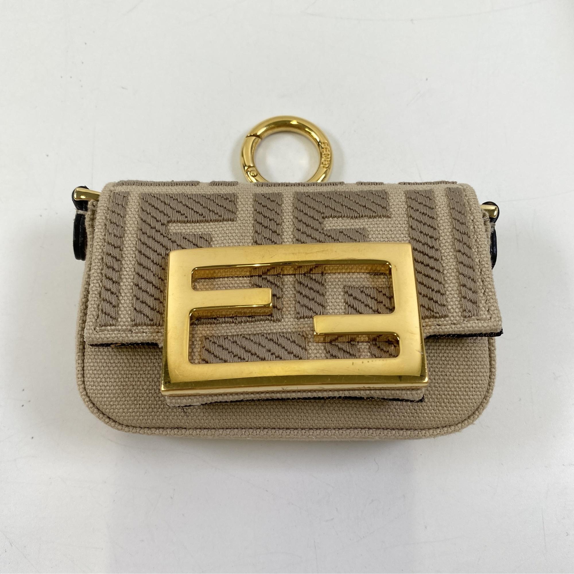Fendi バケットバッグ　キャンバス　ベージュ　ハンドバッグ フェンディ ナノバケット チェーンバッグ ベージュ キャンバス×レザー