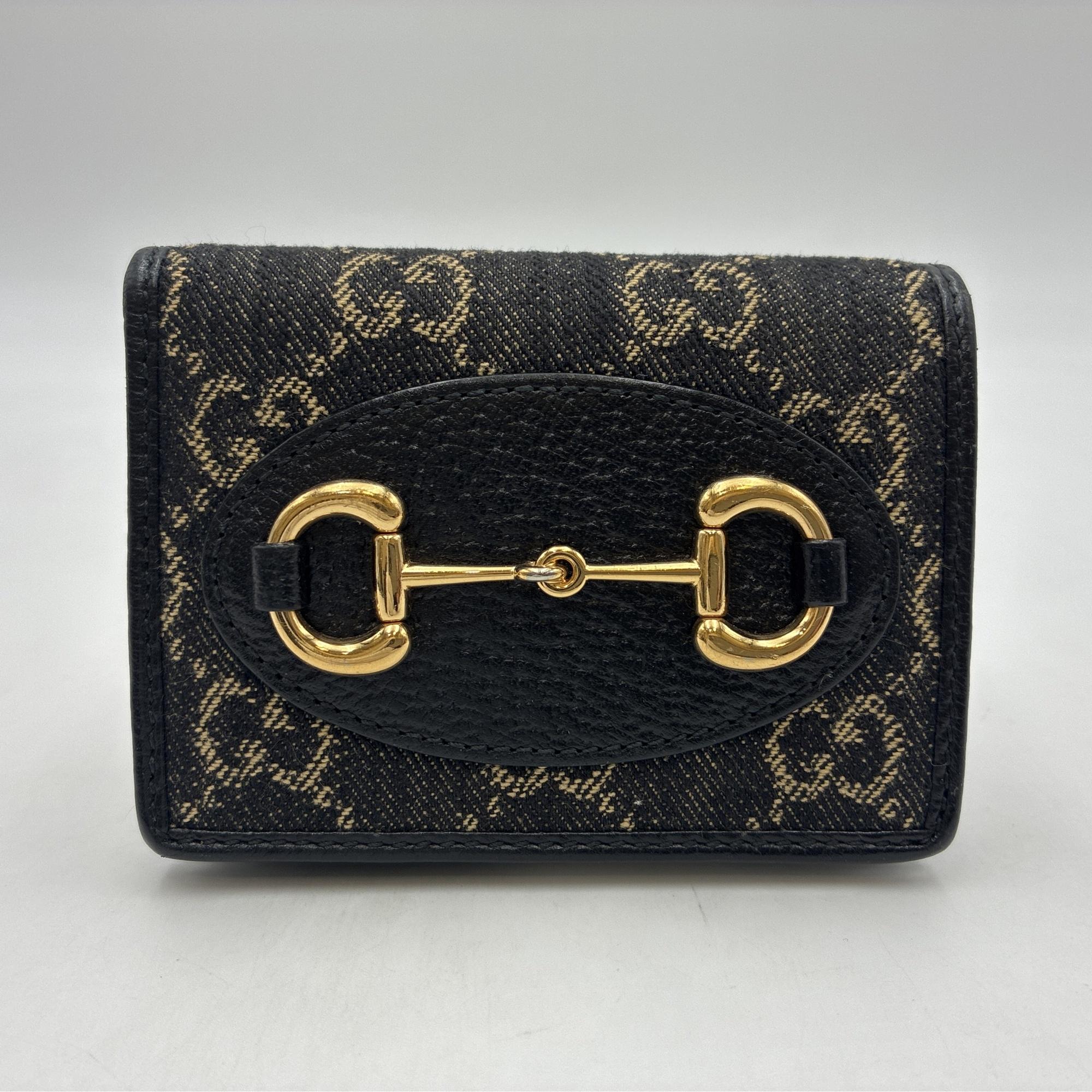 極美品‼️ GUCCI グッチ GGスプリーム ホースビット 折り財布 グッチ ホースビット GGスプリーム 二つ折り財布 黒 キャンバス×レザー