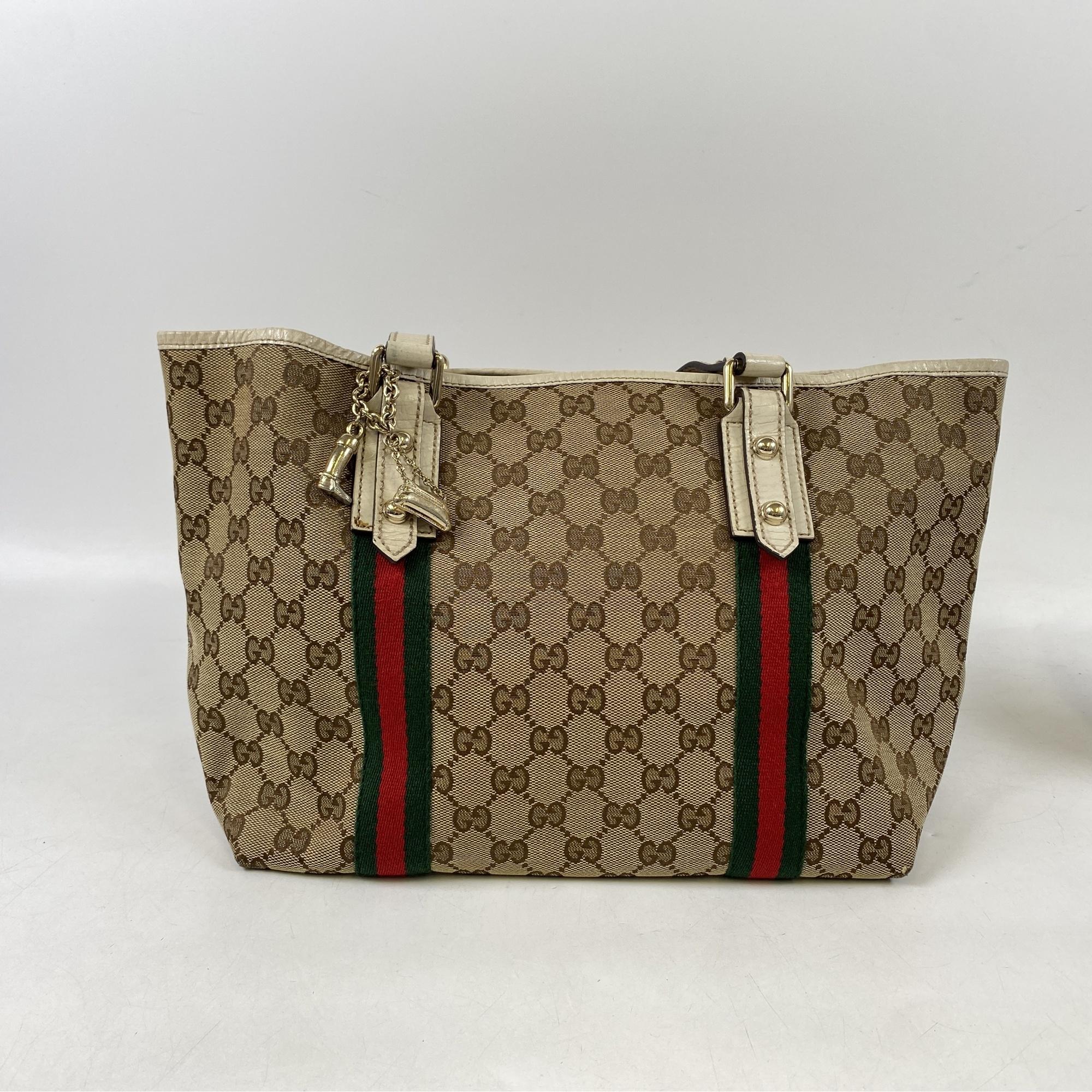 ♬*♪様 GUCCI GG キャンバス トートバッグチャーム付き グッチ チャーム付きGGキャンバス トートバッグ ファッション