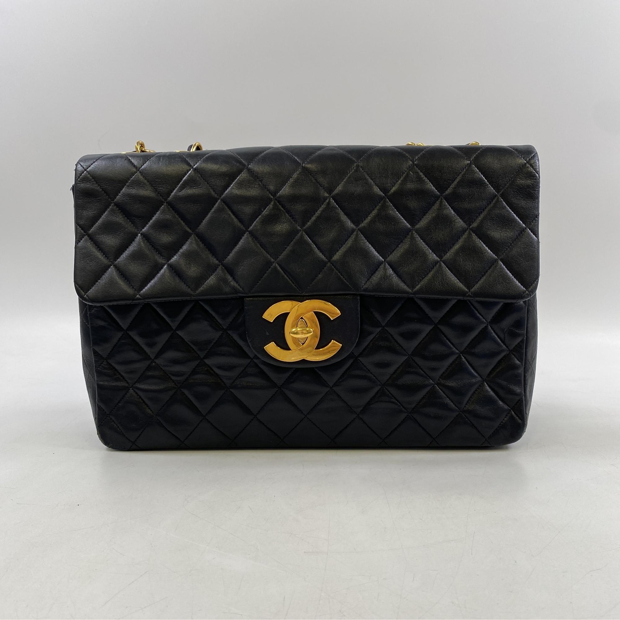 CHANEL ノベルティ　デカデカマトラッセ　ブラック　ゴールド　33 シャネル デカマトラッセ33 チェーンショルダーバッグ 黒 ラムスキン