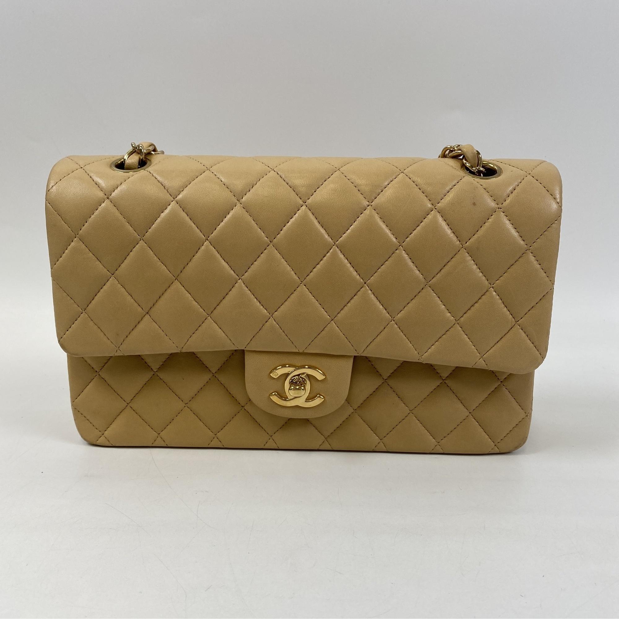 シャネル マトラッセ25 Wフラップ Wチェーン ショルダーバッグ ベージュ ラムスキン GD金具 Bランク