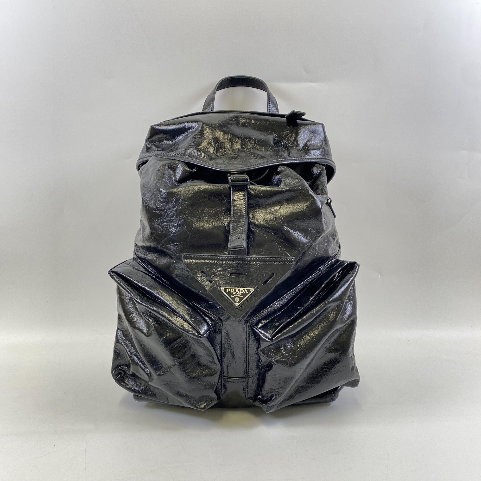 プラダ Re-Nylon 2WAYバックパック 黒 レザー 2VZ108 買取実績【買取日
