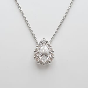 グラフ アイコンペアシェイブ ネックレス Au750WG 0.73ct D/VS1/EX/N