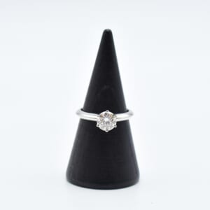 ティファニー ソリティア 1Pダイヤ リング Pt950 0.82ct
