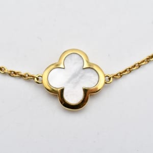 シェル クローバー ネックレス K18 買取実績【買取日：2023年1月27日】