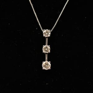 ダイヤネックレス3連 Pt850 買取実績