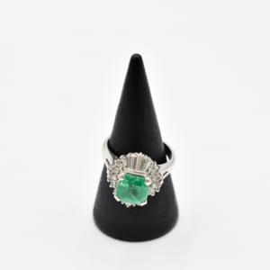 エメラルドリング Pt900 2.58ct 0.93ct 買取実績【買取日：2023年1月23日】