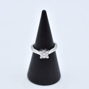 ハリー・ウィンストン ソリティア ダイヤリング Pt950 0.50ct 7号 G IA 買取実績