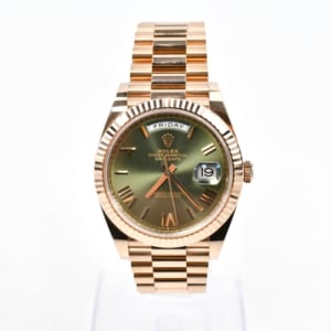 ロレックス デイデイト 228235 オリーブグリーン文字盤 買取実績【買取日：2023年2月7日】