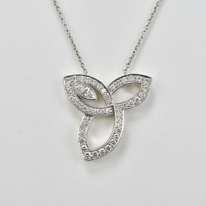 ハリー・ウィンストン リリークラスター ダイヤ ネックレス Pt950 買取実績【買取日：2023年4月13日】