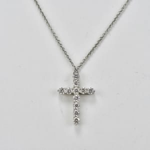 ティファニー スモールクロス ダイヤネックレス Pt950 買取実績【買取日：2023年5月28日】