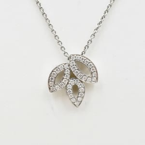 ハリー・ウィンストン リリークラスター ミニ ネックレス ダイヤ Pt950 買取実績【買取日：2022年12月17日】