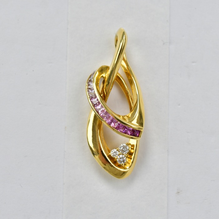 メレサファイア ダイヤ ペンダントトップ Ｓ.0.64ct D.0.12ct Bランク