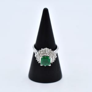 エメラルドリング Pt900 E1.90ct Ｄ0.61ct 買取実績【買取日：2023年5月31日】