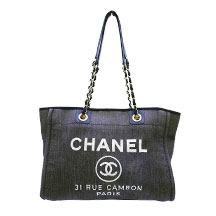 シャネル カメリア パンチング Sフラップ Wチェーンショルダーバッグ